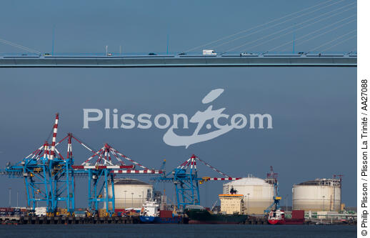 Saint-Nazaire - © Philip Plisson / Plisson La Trinité / AA27088 - Nos reportages photos - Port
