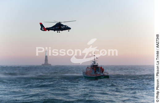 Port Médoc Lifeboat - © Philip Plisson / Plisson La Trinité / AA27348 - Photo Galleries - Helicopter winching