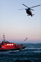 Port Médoc Lifeboat © Philip Plisson / Plisson La Trinité / AA27351 - Photo Galleries - Helicopter
