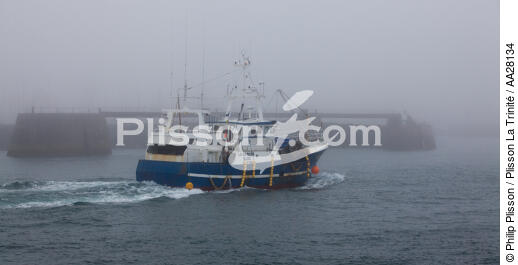 Ile d'Yeu - © Philip Plisson / Plisson La Trinité / AA28134 - Nos reportages photos - Bateau de pêche