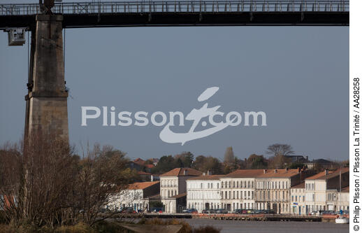 Tonnay-Charente - © Philip Plisson / Plisson La Trinité / AA28258 - Photo Galleries - Charente river