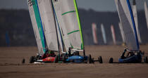 Grand Prix de Chars à voile à Omaha Beach © Philip Plisson / Plisson La Trinité / AA28717 - Nos reportages photos - Calvados
