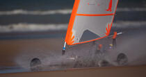 Grand Prix de Chars à voile à Omaha Beach © Philip Plisson / Plisson La Trinité / AA28733 - Nos reportages photos - Calvados