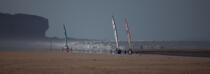 Grand Prix de Chars à voile à Omaha Beach © Philip Plisson / Plisson La Trinité / AA28741 - Nos reportages photos - Normandie