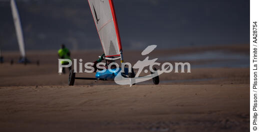 Grand Prix de Chars à voile à Omaha Beach - © Philip Plisson / Plisson La Trinité / AA28754 - Nos reportages photos - Site [14]