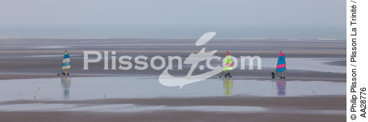 Sur la plage au Touquet - © Philip Plisson / Plisson La Trinité / AA28776 - Nos reportages photos - Pas de Calais