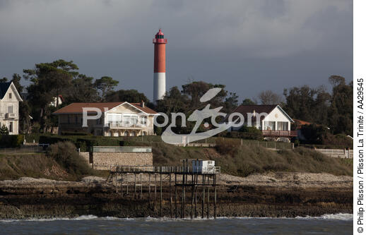 Saint Palais sur mer - © Philip Plisson / Plisson La Trinité / AA29545 - Photo Galleries - Lighthouse [17]