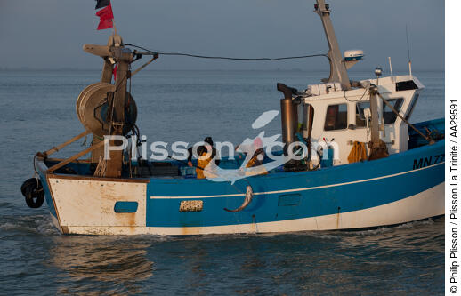 fishing in the estuary of the Gironde - © Philip Plisson / Plisson La Trinité / AA29591 - Photo Galleries - Gironde estuary