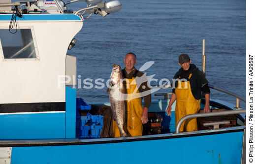Pêche au Maigre dans l'estuaire de la Gironde - © Philip Plisson / Plisson La Trinité / AA29597 - Nos reportages photos - De Royan à Bordeaux