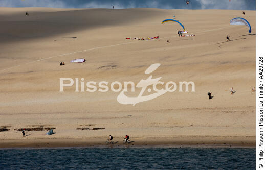 La dune du Pilat - © Philip Plisson / Plisson La Trinité / AA29728 - Nos reportages photos - Parapente
