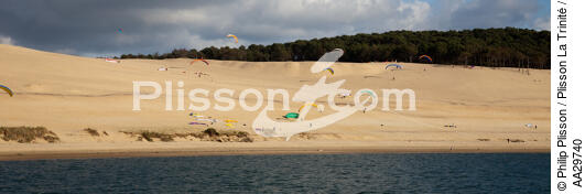 La dune du Pilat - © Philip Plisson / Plisson La Trinité / AA29740 - Nos reportages photos - Sport et loisir