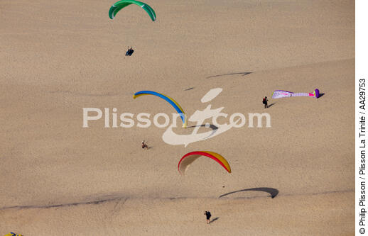 The dune du Pilat - © Philip Plisson / Plisson La Trinité / AA29753 - Photo Galleries - From Soulac to Capbreton