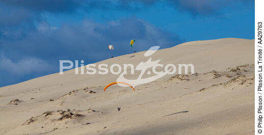 The dune du Pilat - © Philip Plisson / Plisson La Trinité / AA29763 - Photo Galleries - From Soulac to Capbreton