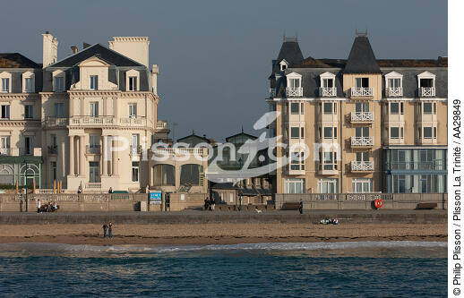 Housing to the Sillon Saint-Malo. [AT] - © Philip Plisson / Plisson La Trinité / AA29849 - Photo Galleries - Town [35]
