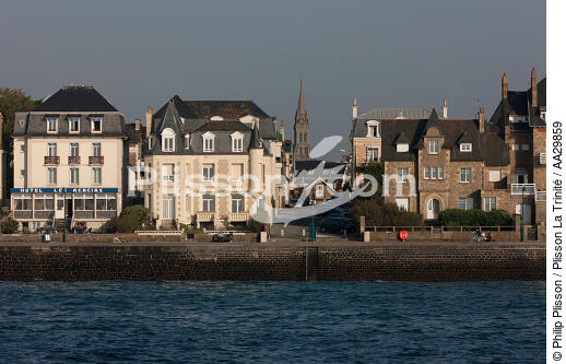 Habitation devant le Sillon à Saint-Malo. - © Philip Plisson / Plisson La Trinité / AA29859 - Nos reportages photos - De Cancale à Saint-Brieuc