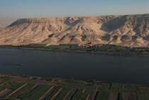 Cultures on the banks of the Nile. © Philip Plisson / Plisson La Trinité / AA30073 - Photo Galleries - Egypt from above
