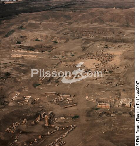 Vue générale du temple d'Amon à Tanis - © Philip Plisson / Plisson La Trinité / AA30097 - Nos reportages photos - L'Egypte vue du ciel