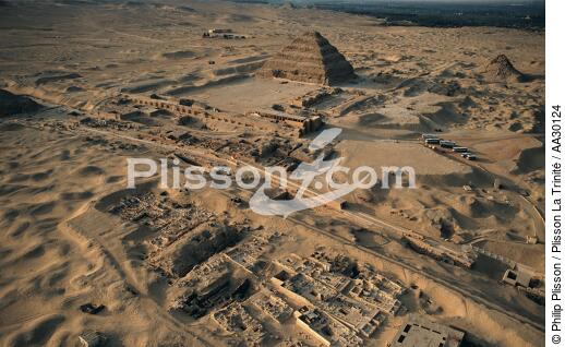Overview of the pyramid of Djoser [AT] - © Philip Plisson / Plisson La Trinité / AA30124 - Photo Galleries - Egypt from above