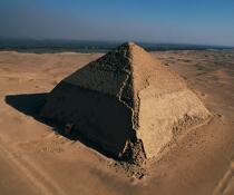 Dachour, Egypte © Philip Plisson / Plisson La Trinité / AA30127 - Nos reportages photos - Pyramide