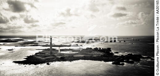 Ile Vierge lighthouse - © Guillaume Plisson / Plisson La Trinité / AA30165 - Photo Galleries - The last succession on the île Vierge Lighthouse