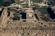 Vue générale du temple d'Hathor à Dendera. © Philip Plisson / Plisson La Trinité / AA30245 - Nos reportages photos - L'Egypte vue du ciel