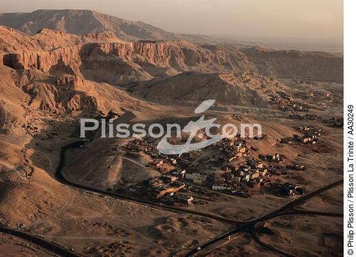 La colline de Gournet MouraÏ, Louxor - © Philip Plisson / Plisson La Trinité / AA30249 - Nos reportages photos - L'Egypte vue du ciel