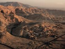 La colline de Gournet MouraÏ, Louxor © Philip Plisson / Plisson La Trinité / AA30249 - Nos reportages photos - L'Egypte vue du ciel