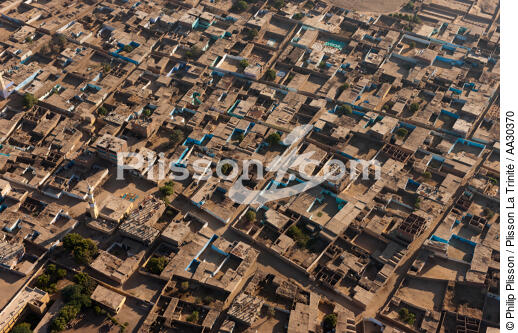 Village sur les rives du Nil - © Philip Plisson / Plisson La Trinité / AA30370 - Nos reportages photos - Maison