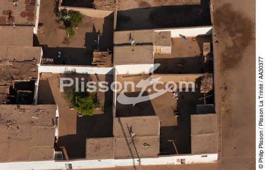 Village sur les rives du Nil - © Philip Plisson / Plisson La Trinité / AA30377 - Nos reportages photos - Maison