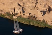 Sur les rives du Nil © Philip Plisson / Plisson La Trinité / AA30382 - Nos reportages photos - Vieux gréement