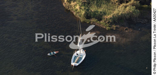 Sur le Nil. - © Philip Plisson / Plisson La Trinité / AA30427 - Nos reportages photos - Felouque