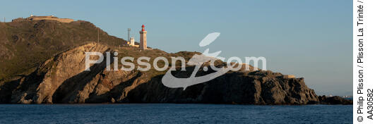 Le phare du Cap Béar à Port-Vendres - © Philip Plisson / Plisson La Trinité / AA30582 - Nos reportages photos - Port-Vendres