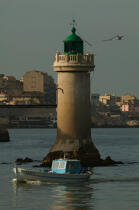 Le phare de la Désirade à Marseille © Philip Plisson / Plisson La Trinité / AA31062 - Nos reportages photos - Bouches du Rhône