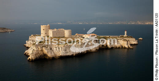 Marseille - © Philip Plisson / Plisson La Trinité / AA31120 - Nos reportages photos - Château
