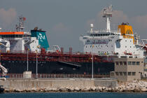 The Lavera oil port of Martigues [AT] © Philip Plisson / Plisson La Trinité / AA31231 - Photo Galleries - Oil industry