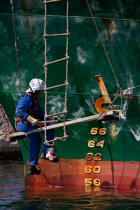 Etraves dans le port pétrolier de Lavéra © Philip Plisson / Plisson La Trinité / AA31257 - Nos reportages photos - Martigues
