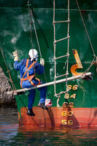 Bows in the oil port of Lavera [AT] © Philip Plisson / Plisson La Trinité / AA31258 - Photo Galleries - Bow