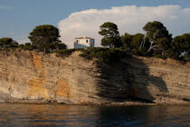 The cliffs of Cap de l'Aigle in La Ciotat [AT] © Philip Plisson / Plisson La Trinité / AA31336 - Photo Galleries - Bouches du Rhône