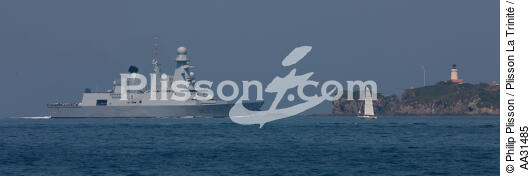 In front of Hyères - © Philip Plisson / Plisson La Trinité / AA31485 - Photo Galleries - French Lighthouses