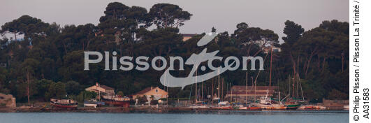 La Seyne sur mer - © Philip Plisson / Plisson La Trinité / AA31583 - Nos reportages photos - De Marseille à Hyères