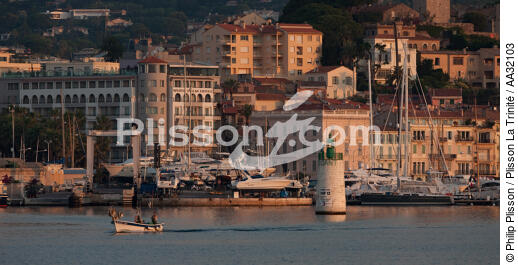 Le vieux port de Cannes - © Philip Plisson / Plisson La Trinité / AA32103 - Nos reportages photos - Port