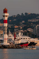 Le vieux port de Cannes © Philip Plisson / Plisson La Trinité / AA32104 - Nos reportages photos - Port