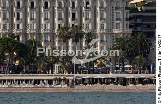 L'hotel Carlton à Cannes - © Philip Plisson / Plisson La Trinité / AA32117 - Nos reportages photos - Cannes