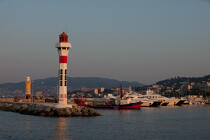 Le vieux port de Cannes © Philip Plisson / Plisson La Trinité / AA32127 - Nos reportages photos - Port