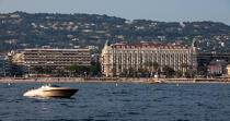 L'hotel Carlton à Cannes © Philip Plisson / Plisson La Trinité / AA32132 - Nos reportages photos - Alpes Maritimes