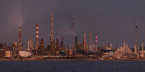 Le port pétrolier de Lavéra dans le Golfe de Fos © Philip Plisson / Plisson La Trinité / AA32482 - Nos reportages photos - Ville [13]