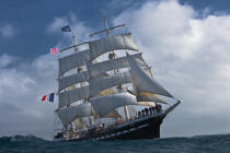 The Belem between Groix and Belle-Ile [AT] © Philip Plisson / Plisson La Trinité / AA32749 - Photo Galleries - Tall ships