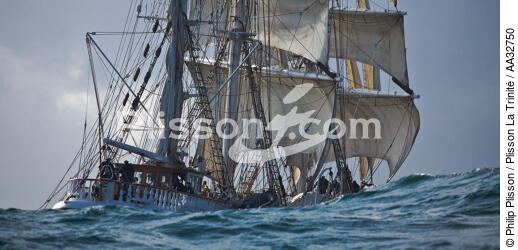 The Belem between Groix and Belle-Ile [AT] - © Philip Plisson / Plisson La Trinité / AA32750 - Photo Galleries - Three masts
