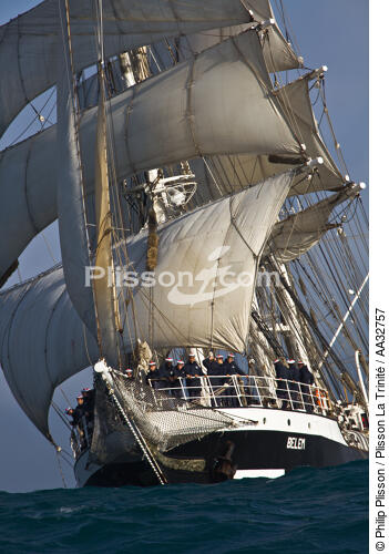 The Belem between Groix and Belle-Ile [AT] - © Philip Plisson / Plisson La Trinité / AA32757 - Photo Galleries - Tall ships