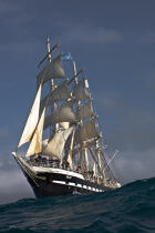 The Belem between Groix and Belle-Ile [AT] © Philip Plisson / Plisson La Trinité / AA32761 - Photo Galleries - Tall ships
